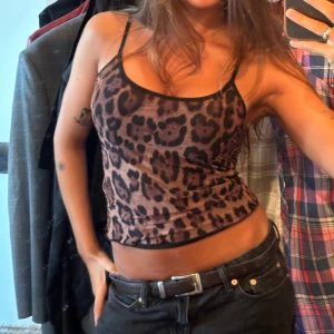 Topp - Skit snygg leopard topp, aldrig använd! 