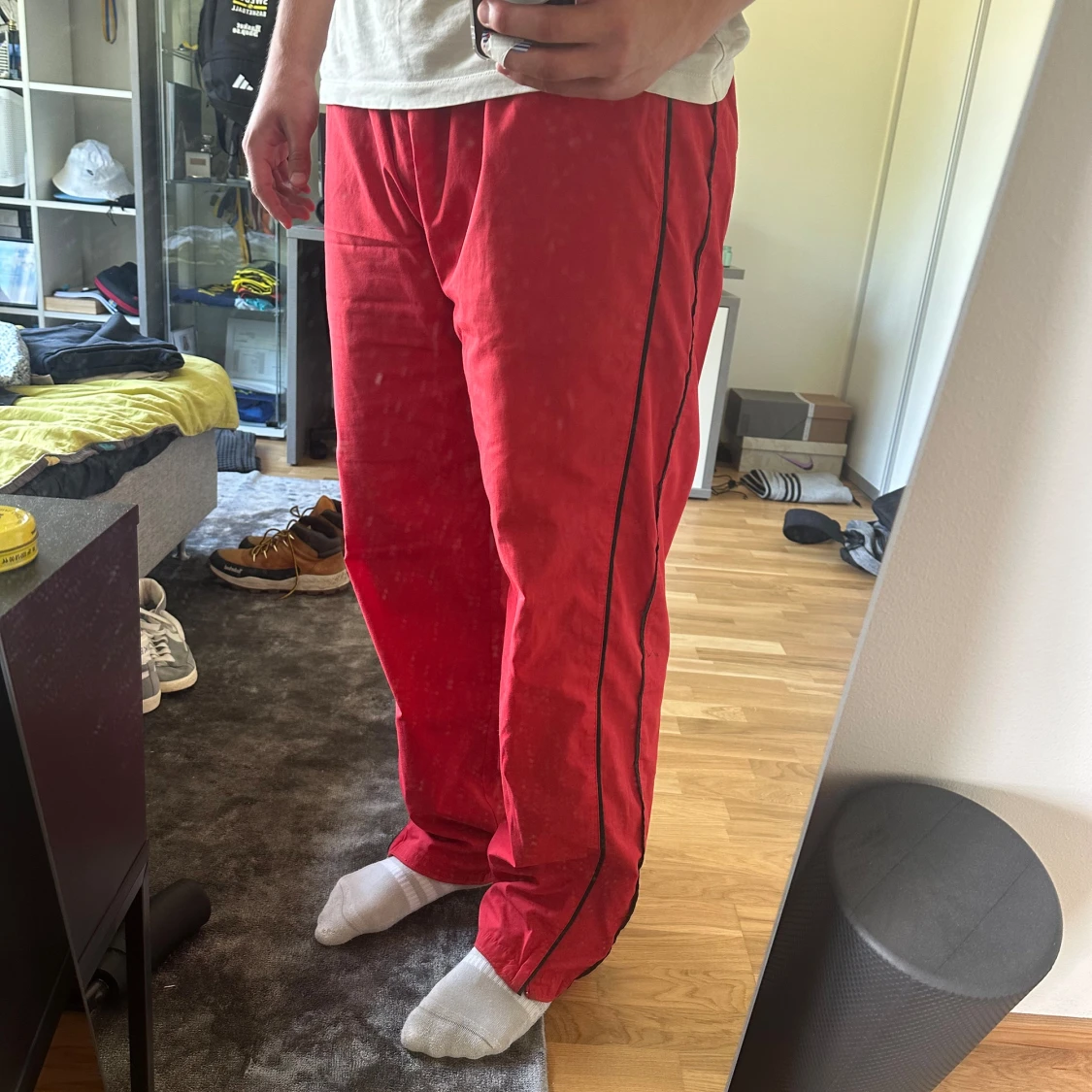 Röda larose techbyxor - 91