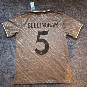 Real Madrid 24/25  - Belingham tröja 24/25 andra ställ 