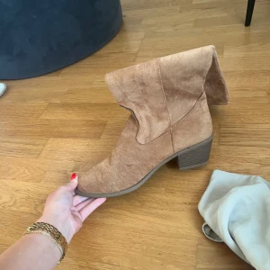 Cowboy boots - Cowboy boots aldriga använda därav säljes! Bra skick!