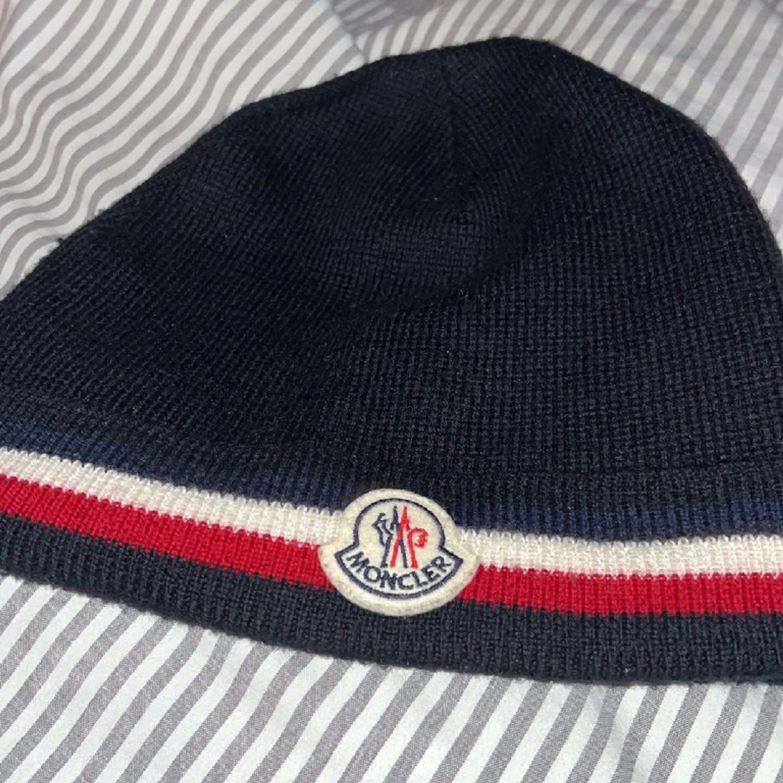 Moncler mössa 