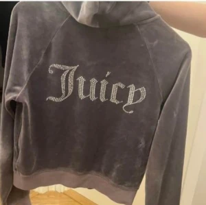 Juicy tröja  - Juicy tröja med glitter. Fint skick. Storlek S 