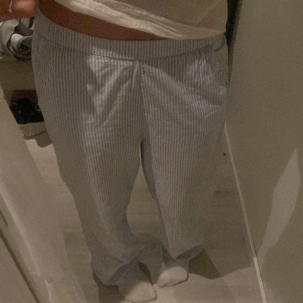 Somriga pyjamas byxor från Kappahl i st XS👌. Jeans & Byxor.