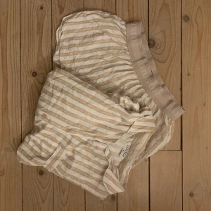 Lounge pyjamas sett  - Säljer mitt loungewear pyjamas sett i storlek s, så fint och skönt material. Säljer för 200