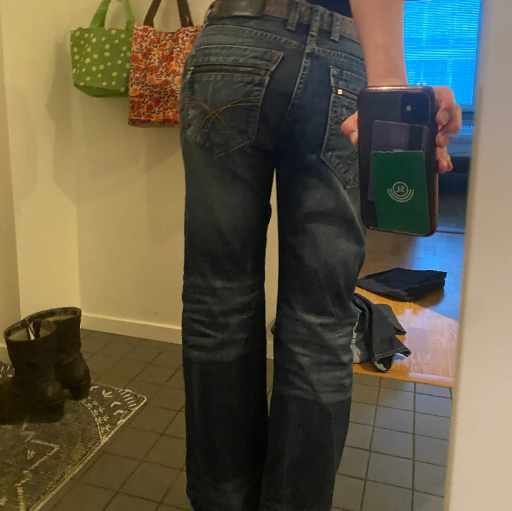 Asfeta jeans med coola fickor!. Jeans & Byxor.