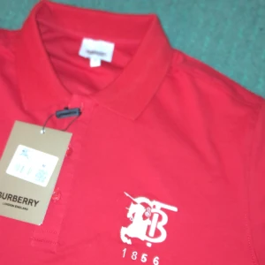 Burberry t-shirt  - Helt ny burberry T-shirt. Fejk