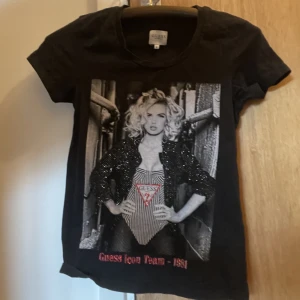 T-shirt  - En jättefin T-shirt med tryck