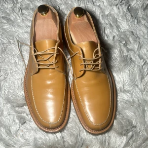 Skor från Rizzo  - Rizzo skor🤎 Storlek : 42 Nypris : väldigt oklart Säljer : 200 kr