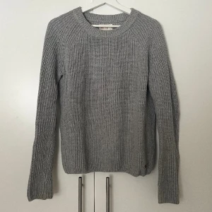 Grå stickad bomullströja Dobber - Inga anmärkningar. 100% bomull. 