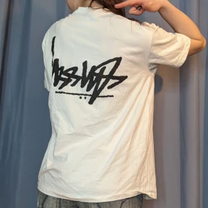 Stussy tröja - Fin baggy stussy tröja😊 skriv vid frågor!!🙌🙌