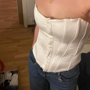 Korsett  - Fint skick!  Från zara  Pris kan diskuteras! 