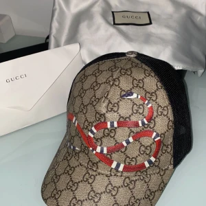 Gucci keps King snake  - Helt ny gucci keps Priset kan diskuteras vid snabb affär Kan fraktas till hela Sverige  Utkörning runt hela Malmö 