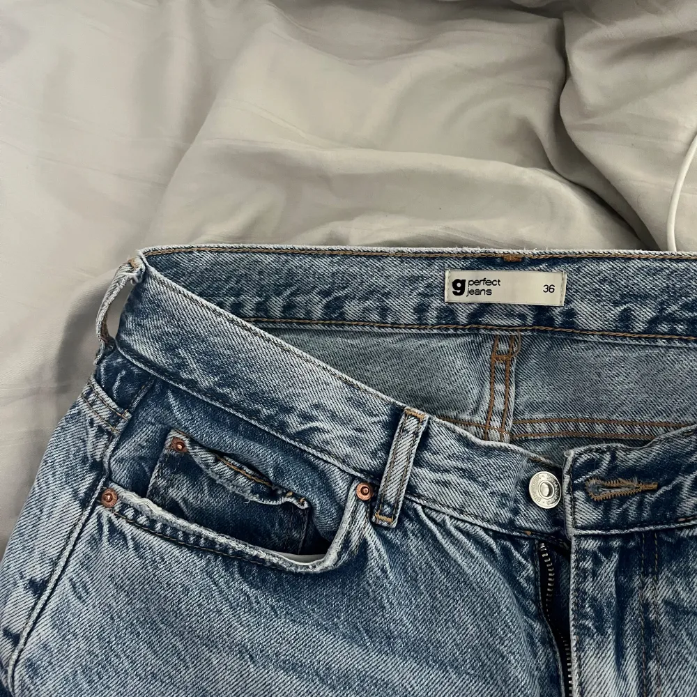 Mina favorit byxor i storlek 36, säljs pga har flera par i samma färg / storlek. . Jeans & Byxor.