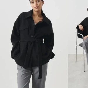 Kappa Gina tricot  - Fin kappa från Gina tricot, säljs nog inte längre passar bra till hösten lite nopprig men inget man tänker på. Skriv för fler bilder 💕