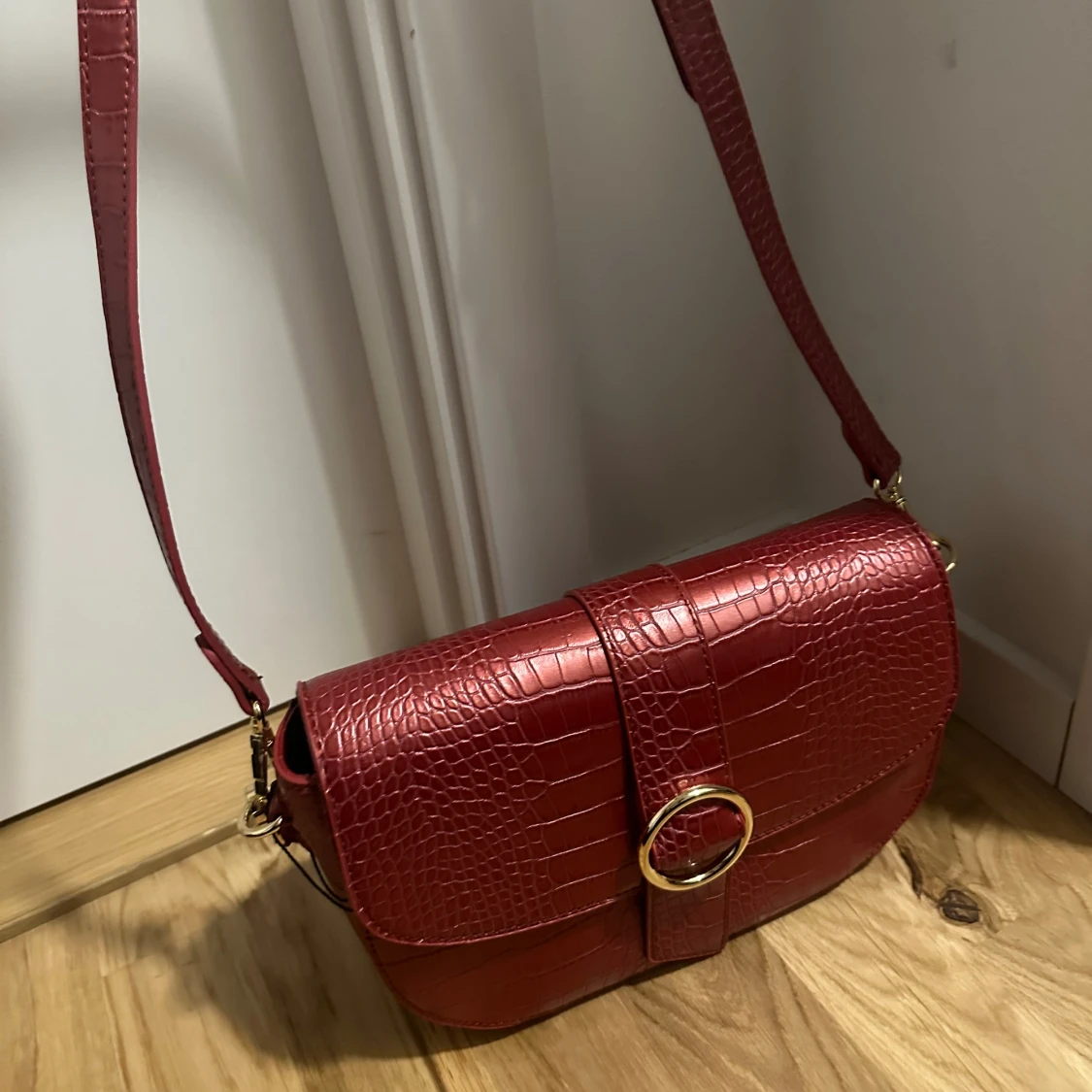 Röd väska  - 90