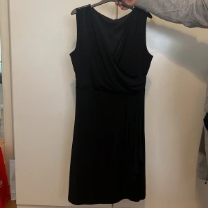 Klänning  - Knappt använd, ner till knäna 