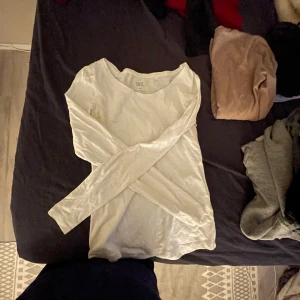 Toppar - Två tröjor som knappt använda 