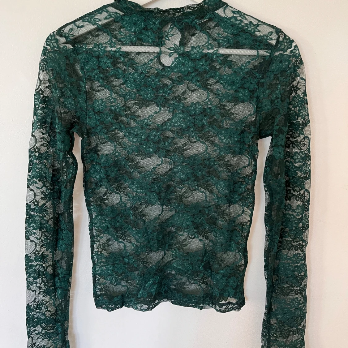 Mörkgrön spetstopp