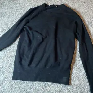 svart tröja från zara, köpt på loppis, aldrig använt, inga defekter