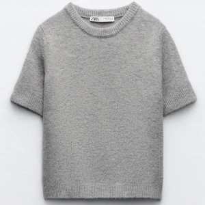 Stickad t shirt  - Stickad t shirt från zara i strl L💕💕 skriv för fler bilder💕