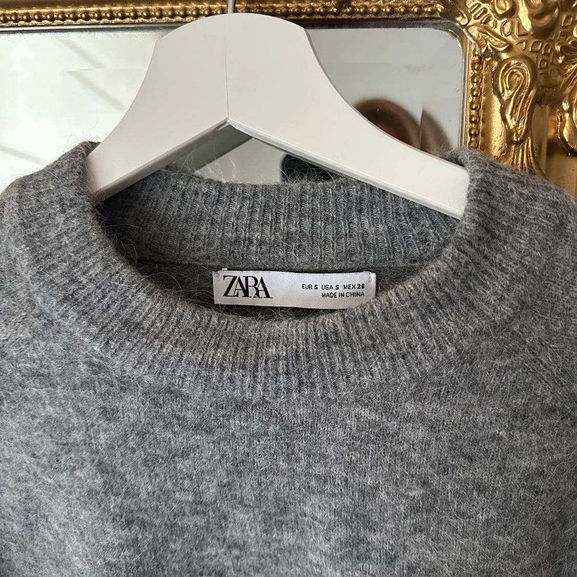 Grå stickad tröja ifrån zara - 91