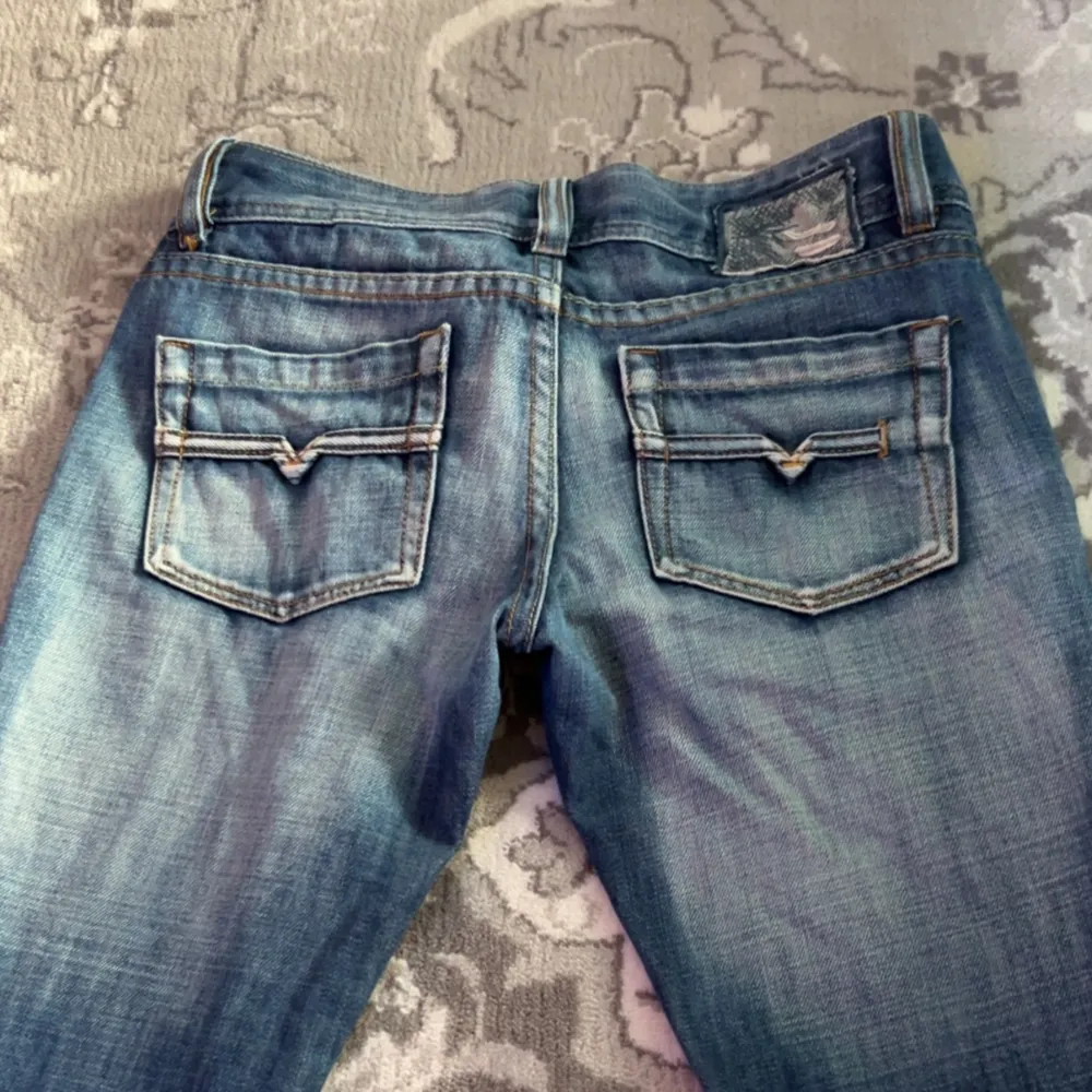 Diesel jeans storlek 26. Kontakta om mer info. Jeans & Byxor.