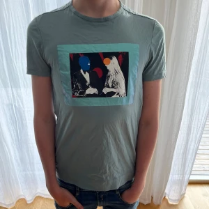 Limitato t-shirt - Säljer nu en aldrig använd limitato t-shirt för endast 399kr! Han på bilden är 174