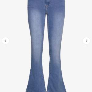 Super fina bootcut jeans från vila. Bra skick, fast pris