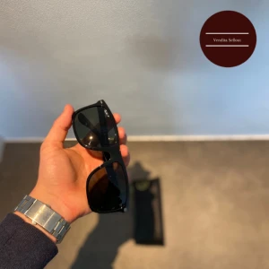 Ray-Ban Boyfriend - Säljer dessa Ray-Ban Boyfriends för endast 899kr!🤩| ❗️ALDRIG ANVÄNDA❗️| lådan följer med såklart! | 100% UV skydd | skriv vid frågor och funderingar!😁