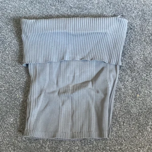 Tub topp - Jättesöt tubtopp från gina tricot. Har aldrig använt den.