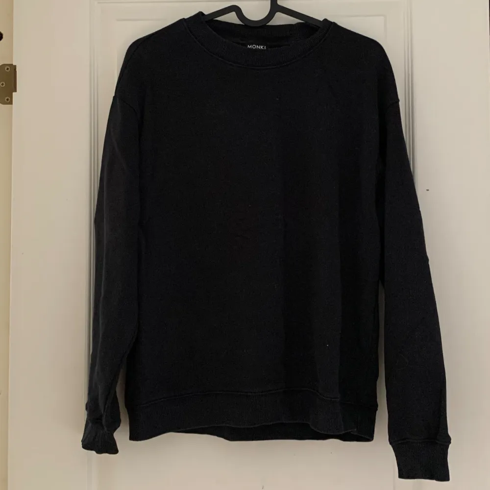 Sweatshirt från monki storlek xs. Tröjor & Koftor.