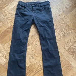 Dieseljeans - Skitsnygga jeans, bootcut och låga i midjan men tyvärr för stora för mig (är 155, XXS). 🩷🩷 
