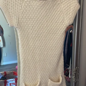 Stickad klänning  - Bra skick 