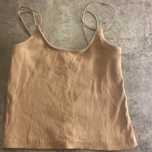 Linne - Ett fint sommar linne aldrig använt. Den är kort