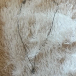 Halsband från Edblad - Halsband från Edblad. Aldrig använt så inga som helst repor !!!Nypris 349kr!!!