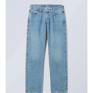 Weekday arrow low  - Säljer dess jeans eftersom de ej passar mig, aldrig använda