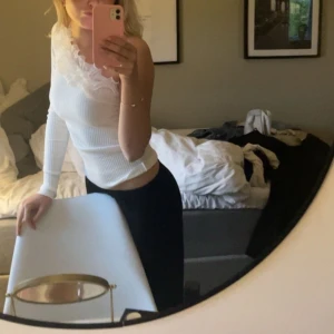 One shoulder top - Sååå fin och nästan helt oanvänd! Köp gärna via köp nu❤️
