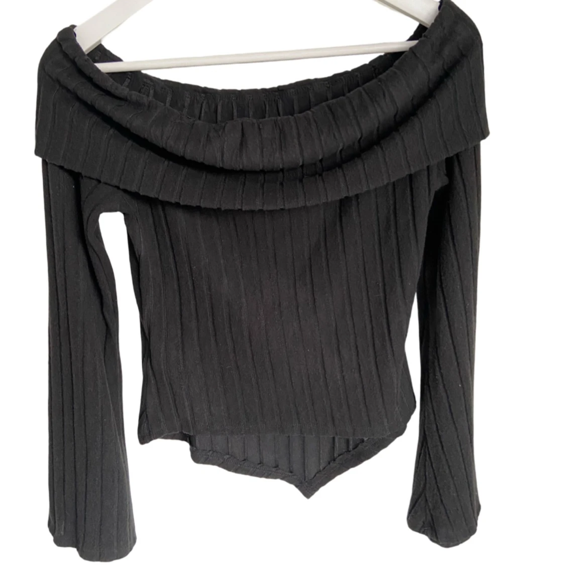 Svart off-shoulder topp