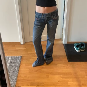 Dieseljeans - Asfeta jeans från diesel Innerben: 85 Midja: 39 