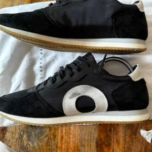 Oliver Cabell Daybreak - Säljer ett par Oliver Cabell Daybreak då dom inte föll mig i smaken, använda 1 gång utomhus. I princip nyskick.