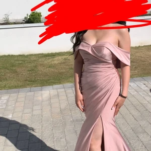 Rosa balklänning -    .