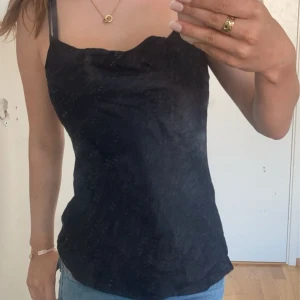 Silkes zara linne  - Super fint linne från zara i silkesmatetial 💋tryck gärna på köp nu men läs bio först 💋