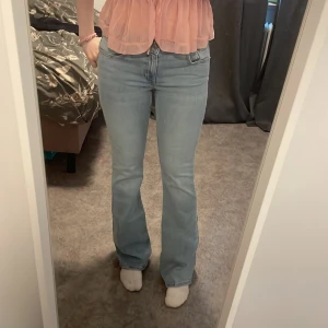 Low boot - Endast tästade säljer då ja har för mycke likanade jeans jag är 172 som referens