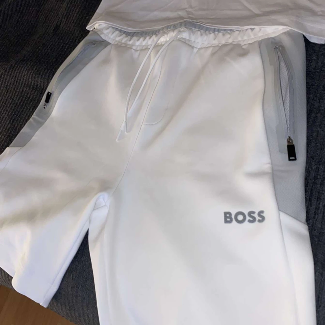 Hugo boss aldrig M i shorts och S i t-shirt  - 90