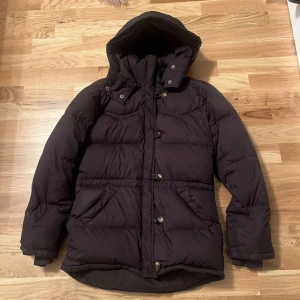 Boomerang jacka  - Säljer denna boomerang jacka för 3000kr storlek xs. 