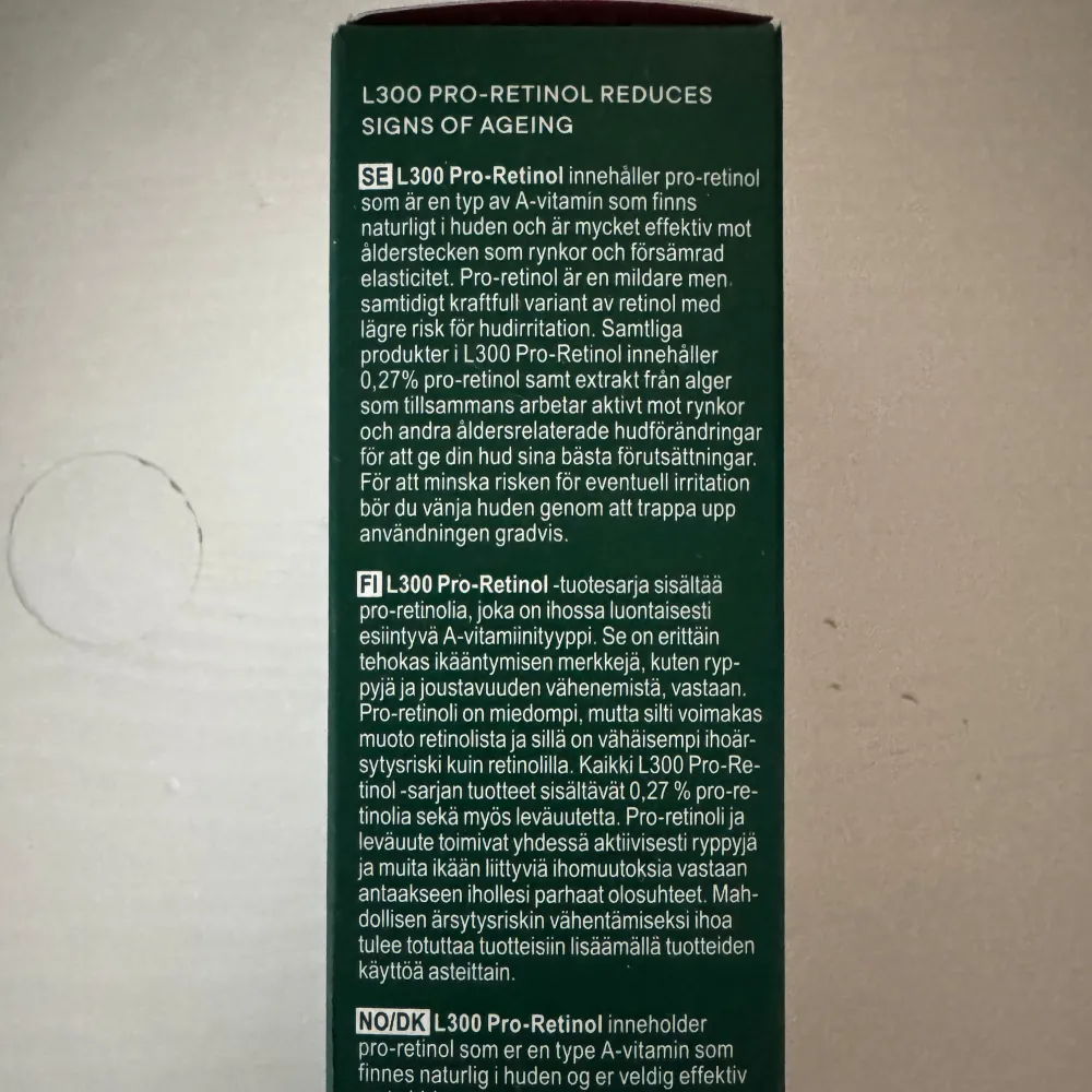 L300 Pro-Retinol Ultra Restore Oil Serum är ett kraftfullt serum med pro-retinol som effektivt reducerar rynkor och fina linjer och ger en starkare hud med förbättrad textur. Innehåller havtornsextrakt och alger som lugnar huden. Dermatologiskt testad och oparfymerad. Passar alla hudtyper.. Skönhet.