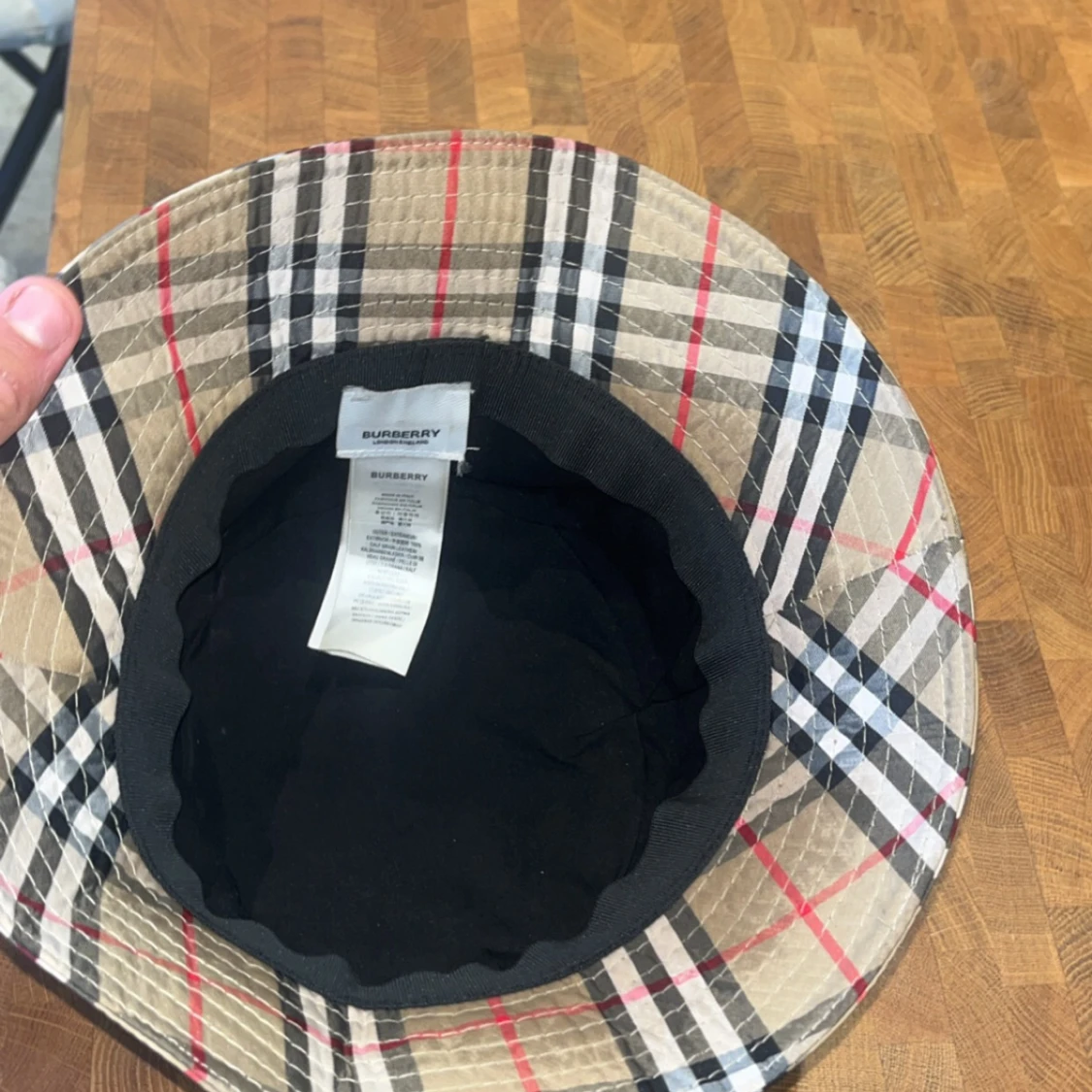 Burberry hatt - 90