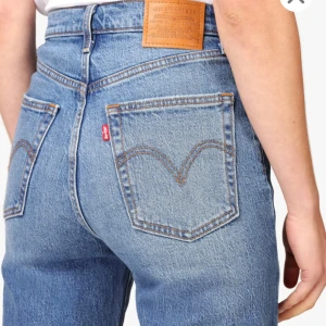 Levis straight Jeans - Bra skick, säljer pga blivit för stora