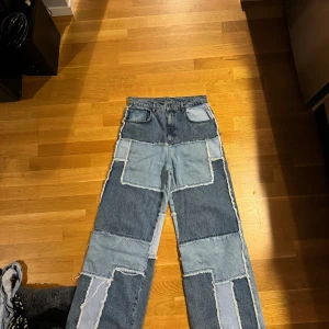 Raka vida jeans - Nytt skick, unisex passar strl M 