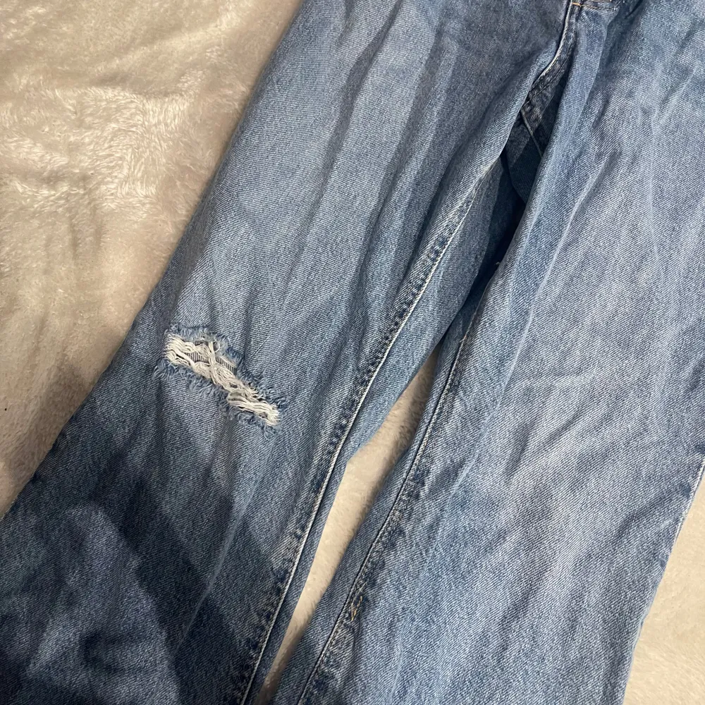 Fina helt oanvända jeans från hm. Jeans & Byxor.